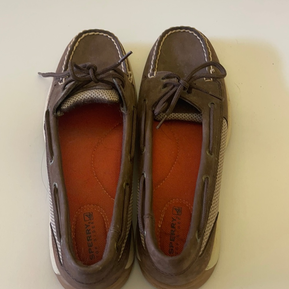 Sperry boat shoes size 9